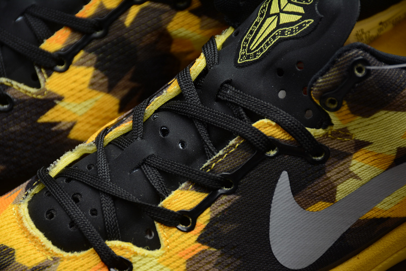 KOBE 8 SYSTEM GC BLACK/ELECTRIC YELLOW 555286-077